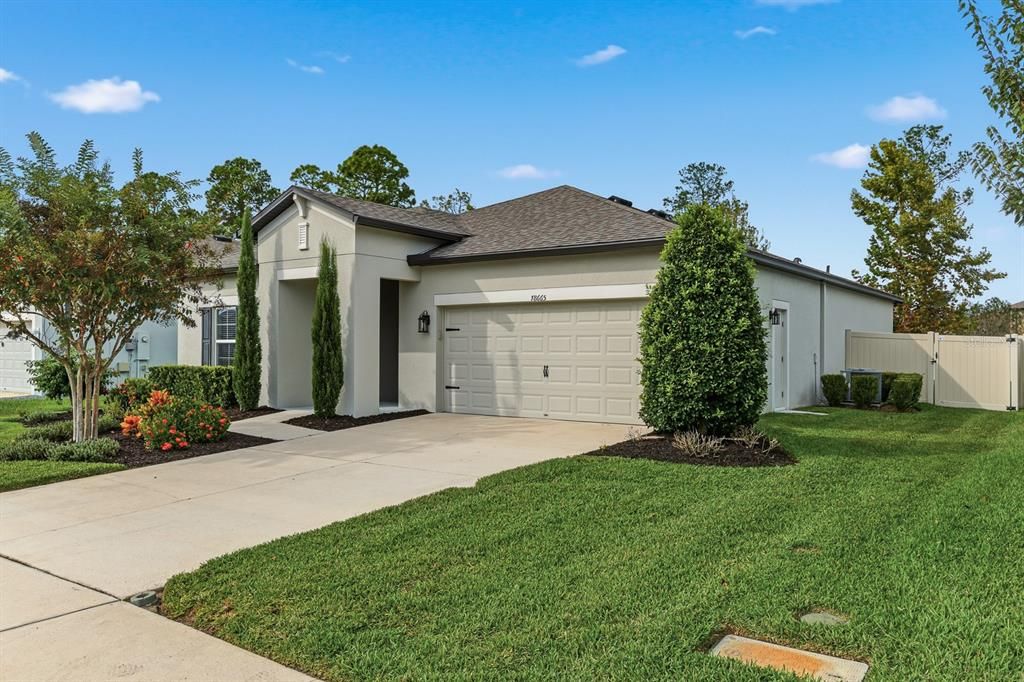 Active With Contract: $379,900 (3 beds, 2 baths, 1826 Square Feet)