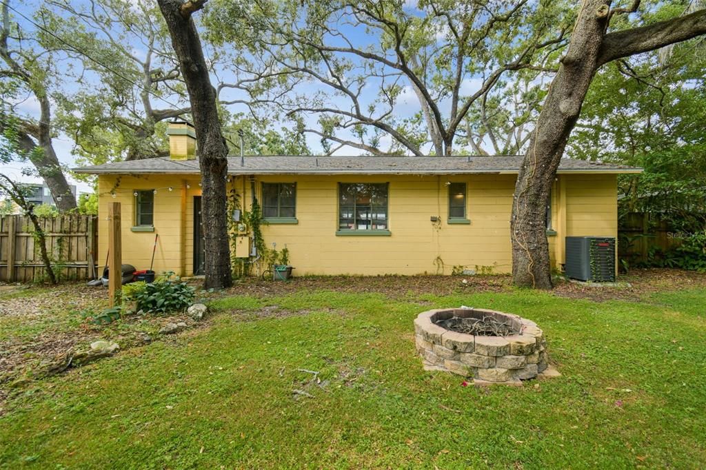 Под контрактом: $1,800 (2 спален, 1 ванн, 1093 Квадратных фут)