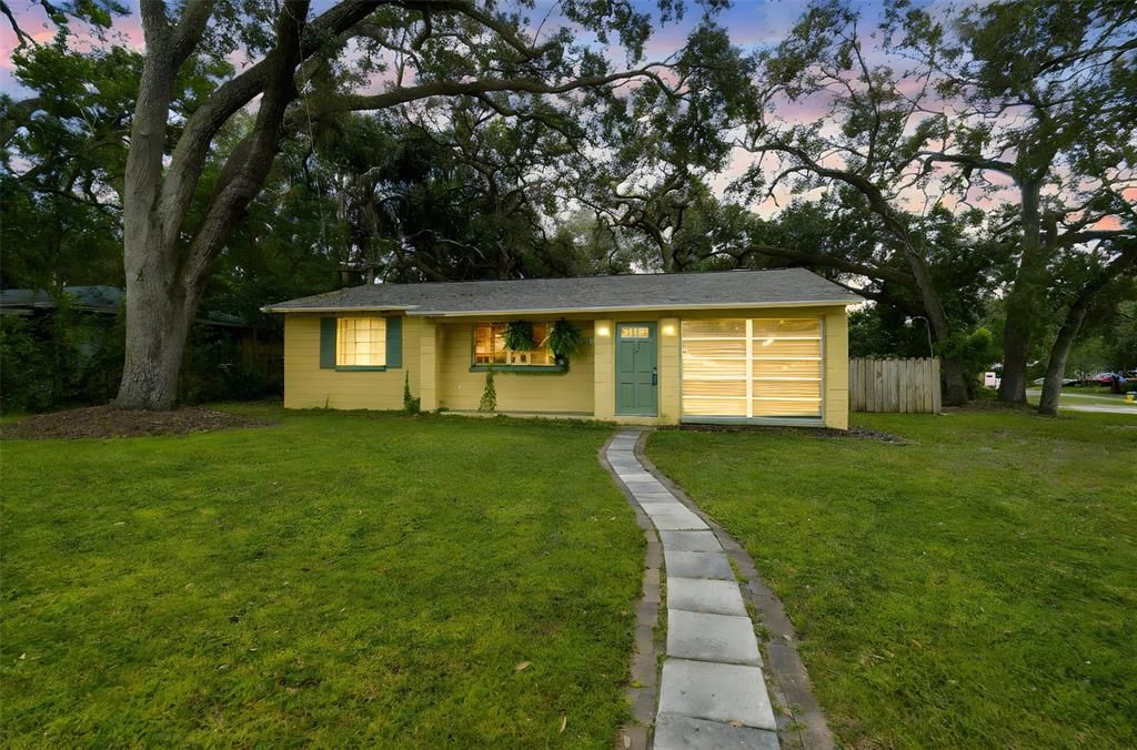 Под контрактом: $1,800 (2 спален, 1 ванн, 1093 Квадратных фут)