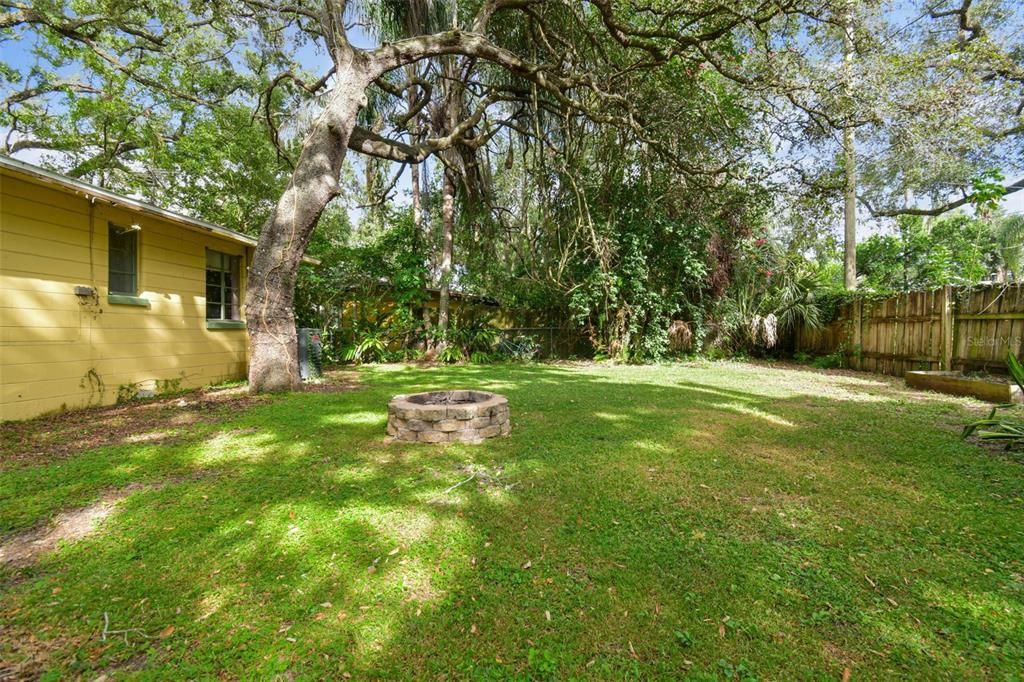 Под контрактом: $1,800 (2 спален, 1 ванн, 1093 Квадратных фут)