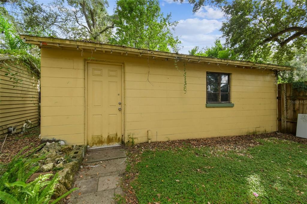 Под контрактом: $1,800 (2 спален, 1 ванн, 1093 Квадратных фут)