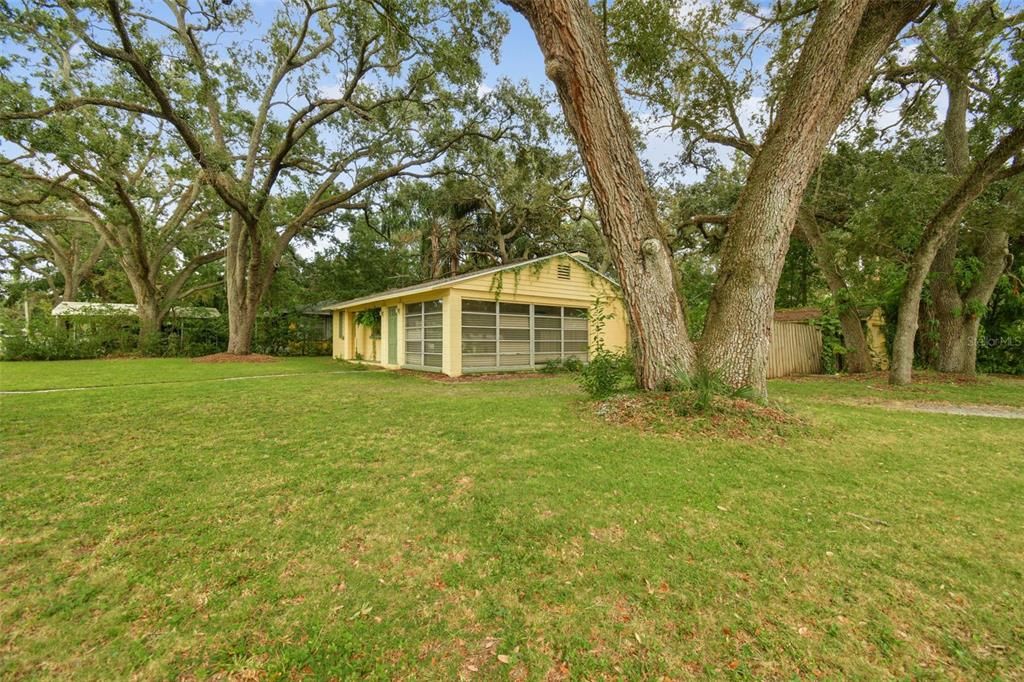 Под контрактом: $1,800 (2 спален, 1 ванн, 1093 Квадратных фут)