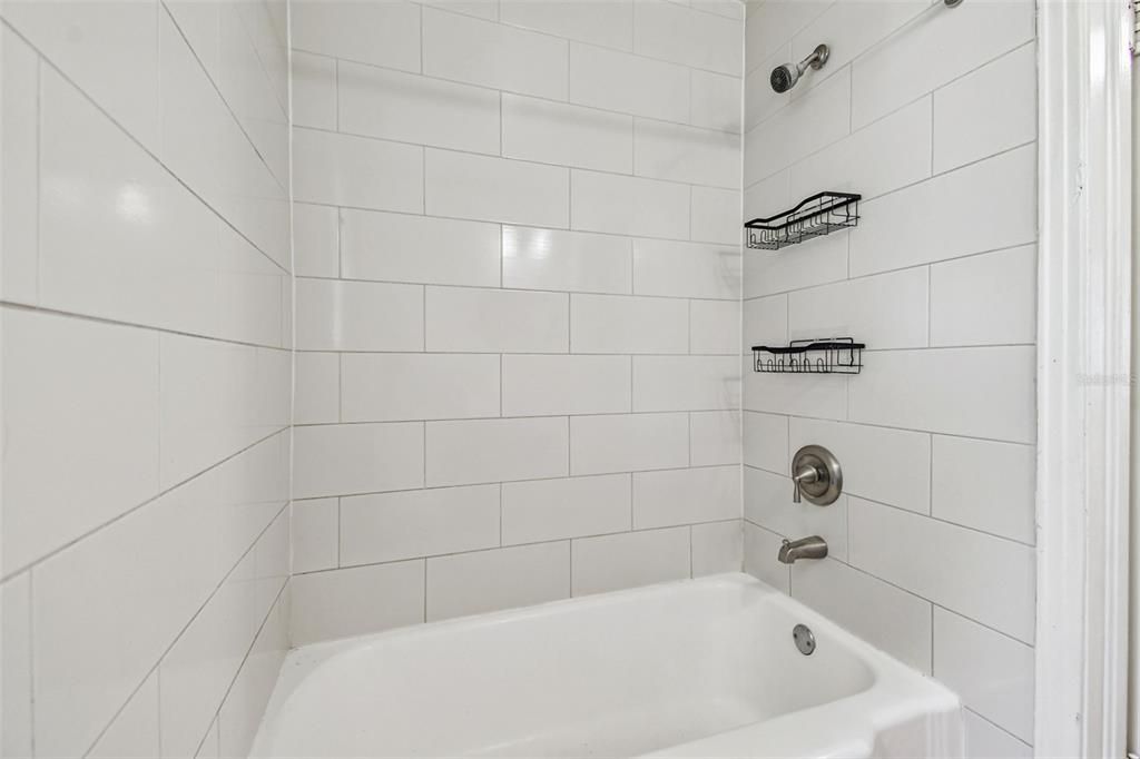 Под контрактом: $1,800 (2 спален, 1 ванн, 1093 Квадратных фут)