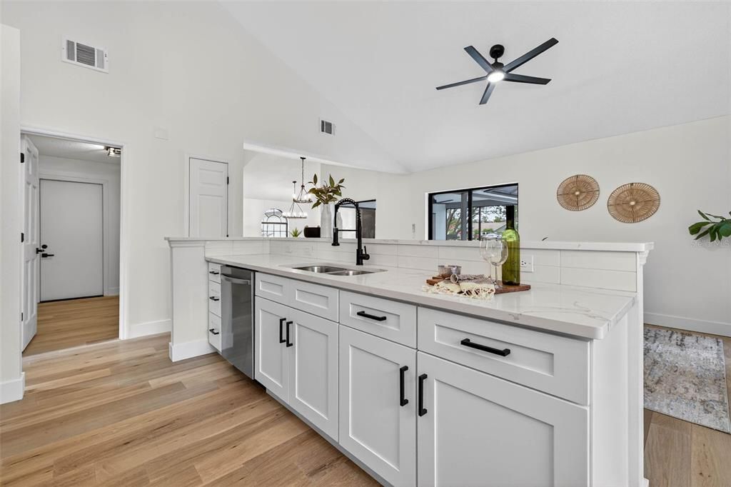 En Venta: $514,999 (3 camas, 2 baños, 1720 Pies cuadrados)