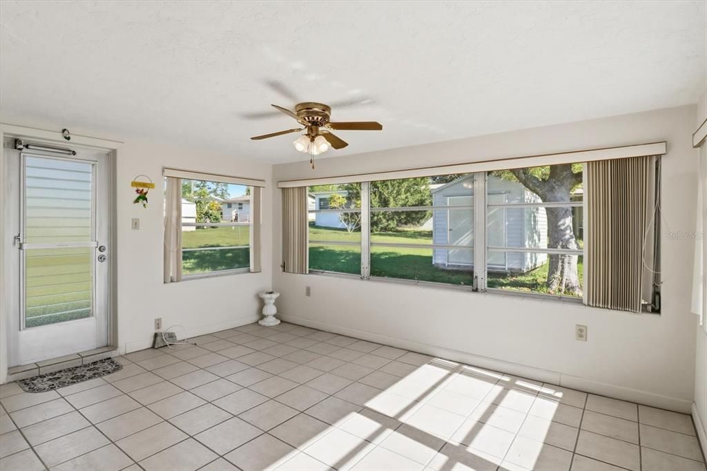 For Sale: $195,000 (3 beds, 2 baths, 1016 Square Feet)