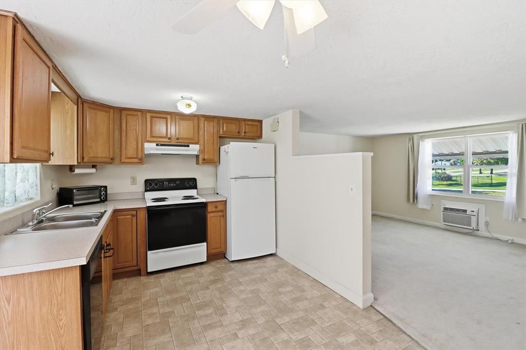 For Sale: $195,000 (3 beds, 2 baths, 1016 Square Feet)