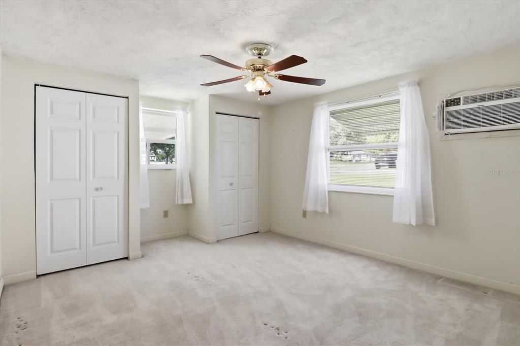 For Sale: $195,000 (3 beds, 2 baths, 1016 Square Feet)