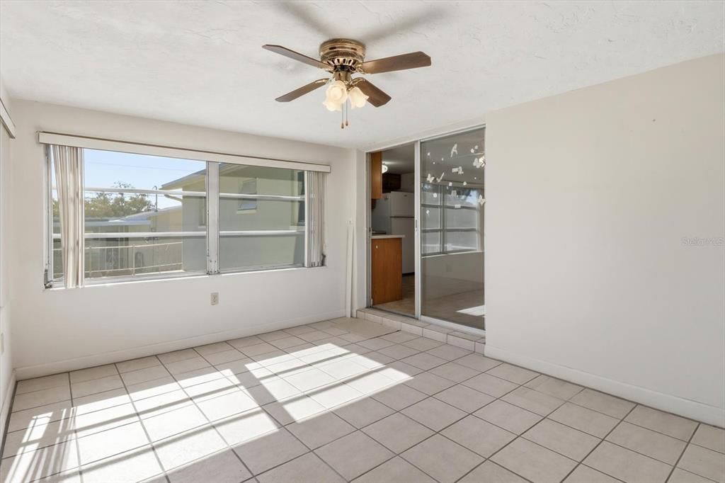 For Sale: $195,000 (3 beds, 2 baths, 1016 Square Feet)