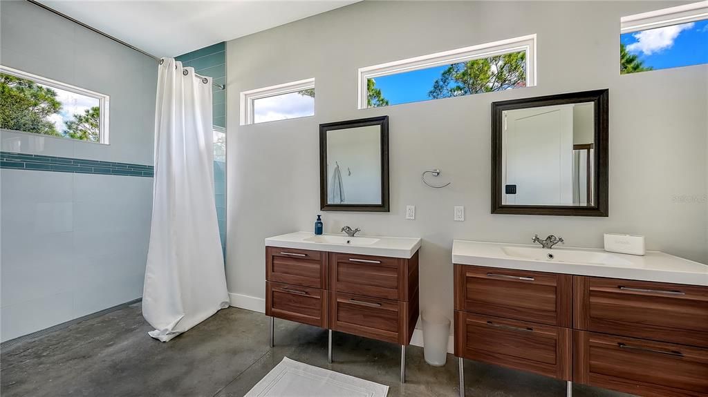 На продажу: $2,250,000 (4 спален, 4 ванн, 4003 Квадратных фут)