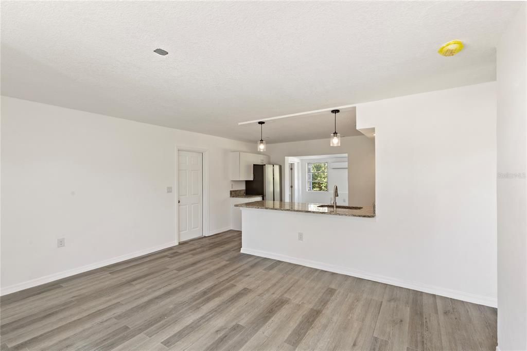 For Sale: $196,369 (3 beds, 2 baths, 1198 Square Feet)