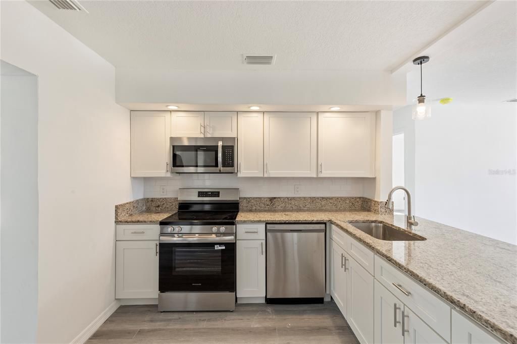 For Sale: $196,369 (3 beds, 2 baths, 1198 Square Feet)