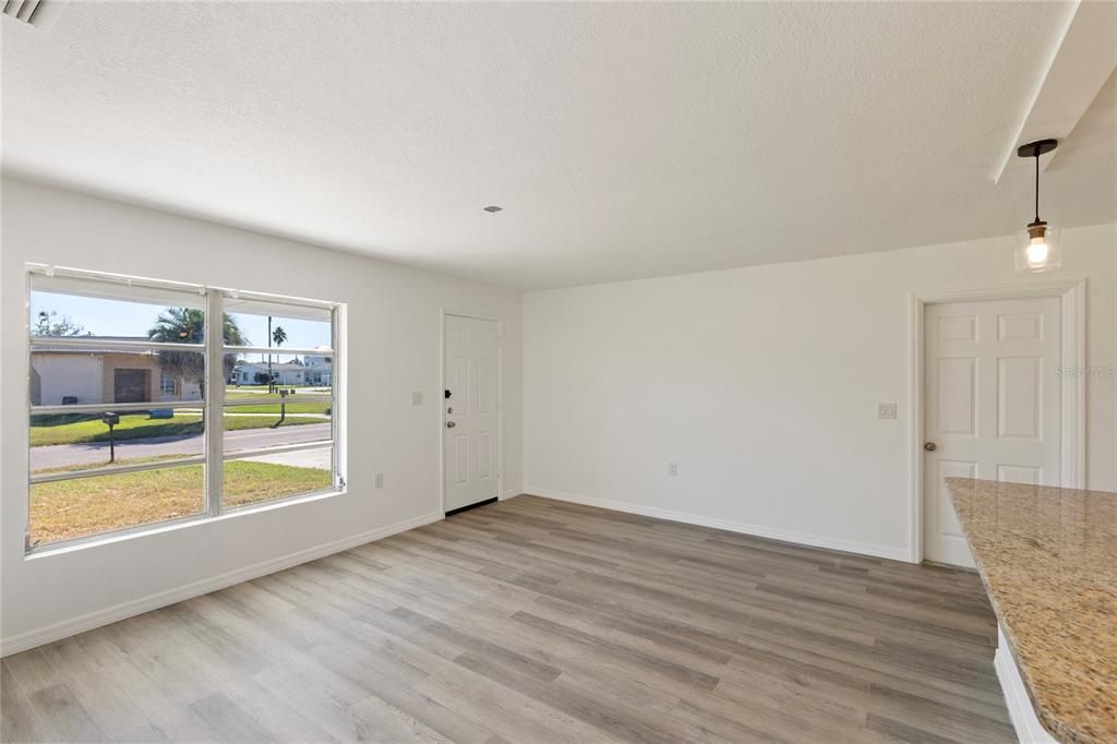 For Sale: $196,369 (3 beds, 2 baths, 1198 Square Feet)