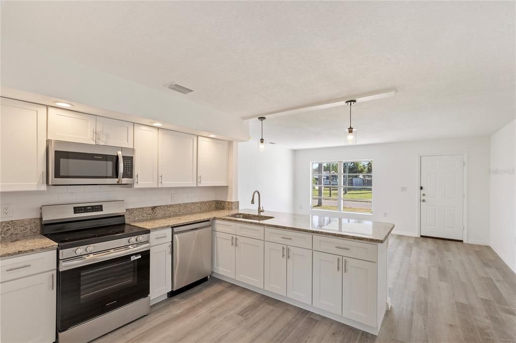 For Sale: $196,369 (3 beds, 2 baths, 1198 Square Feet)