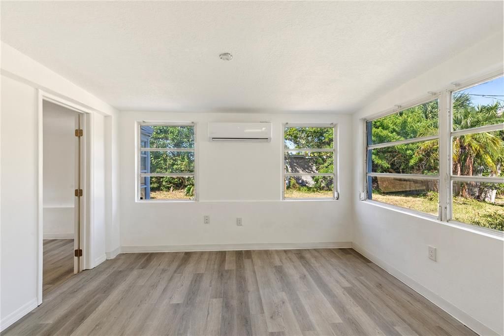 For Sale: $196,369 (3 beds, 2 baths, 1198 Square Feet)