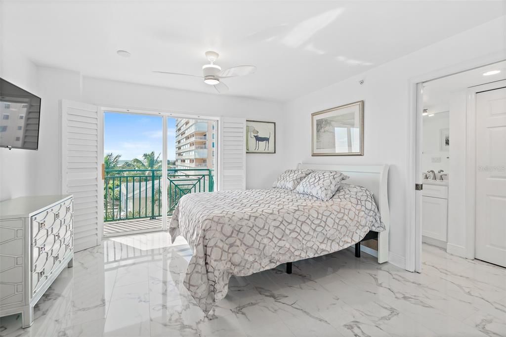 待售: $1,275,000 (3 贝兹, 3 浴室, 2060 平方英尺)