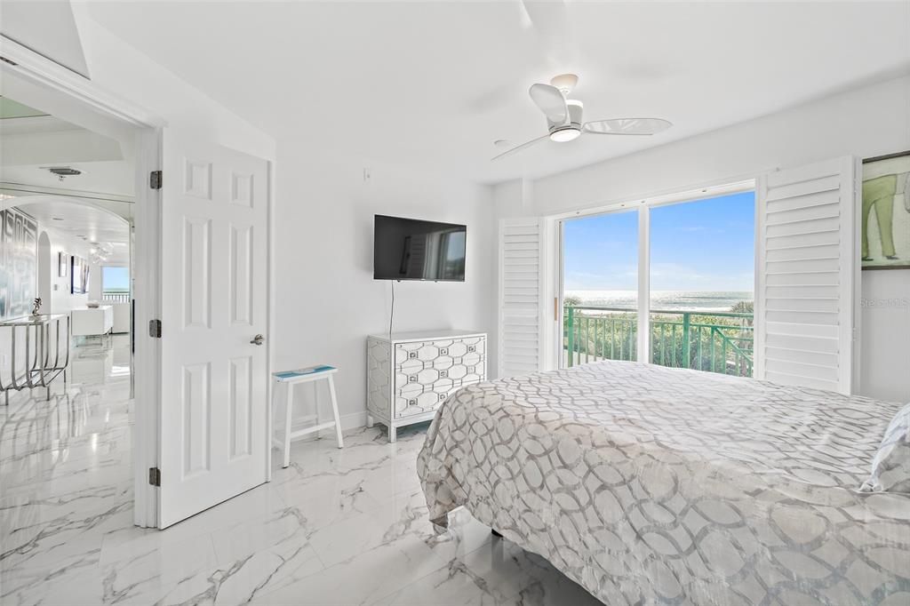 待售: $1,275,000 (3 贝兹, 3 浴室, 2060 平方英尺)