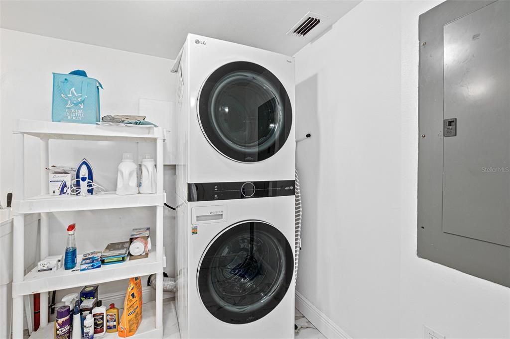 待售: $1,275,000 (3 贝兹, 3 浴室, 2060 平方英尺)