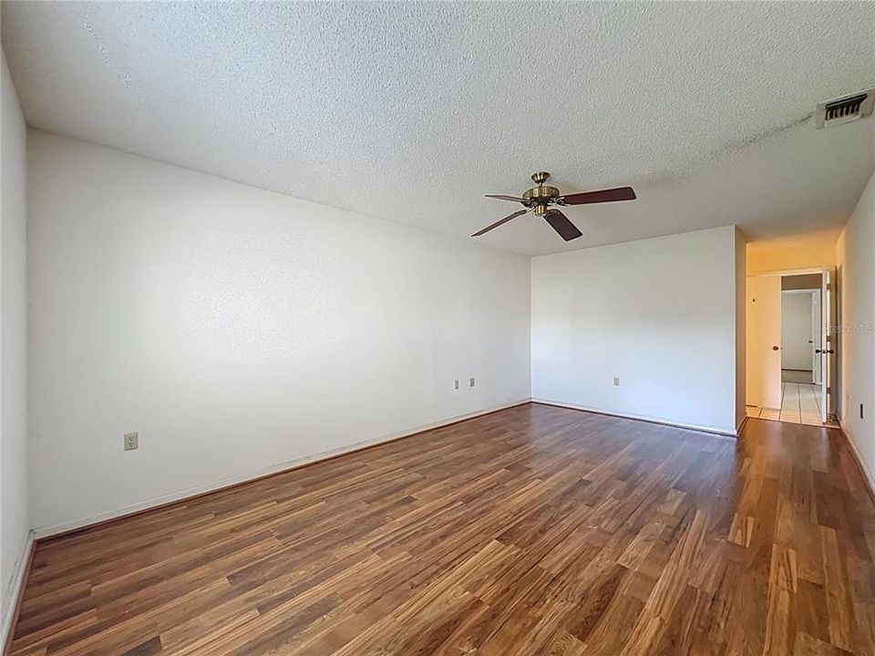 For Sale: $225,000 (3 beds, 2 baths, 1484 Square Feet)