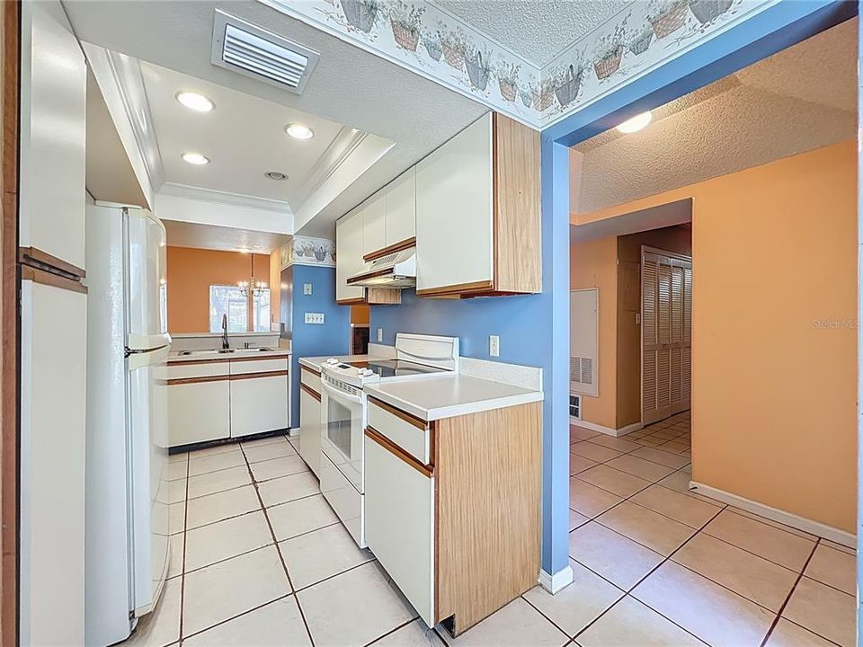 For Sale: $225,000 (3 beds, 2 baths, 1484 Square Feet)