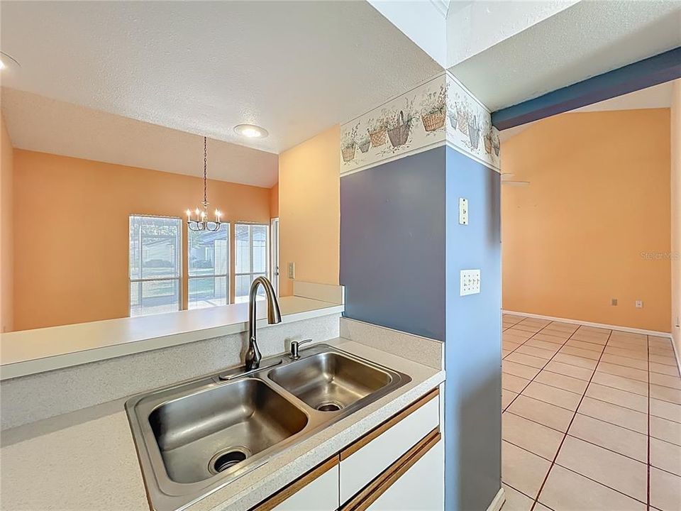 For Sale: $225,000 (3 beds, 2 baths, 1484 Square Feet)