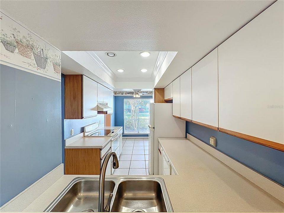 For Sale: $225,000 (3 beds, 2 baths, 1484 Square Feet)