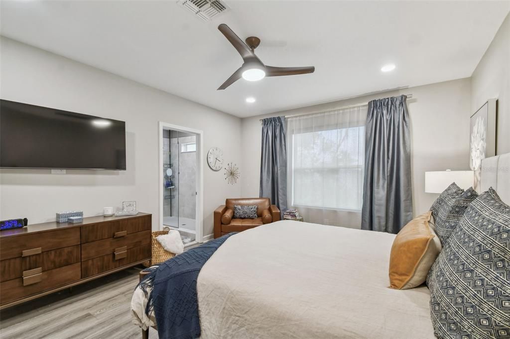 For Sale: $450,900 (3 beds, 2 baths, 1964 Square Feet)