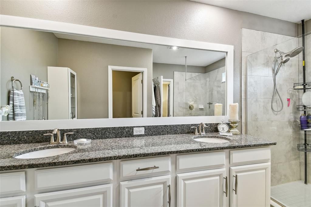 For Sale: $450,900 (3 beds, 2 baths, 1964 Square Feet)