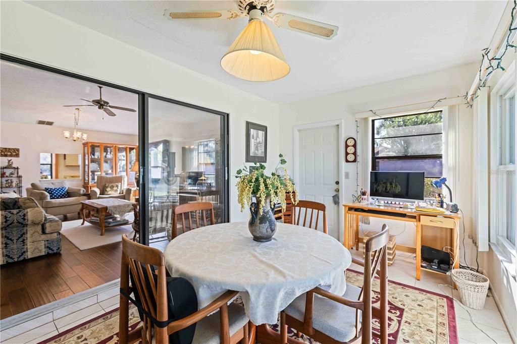 For Sale: $250,000 (2 beds, 2 baths, 1354 Square Feet)