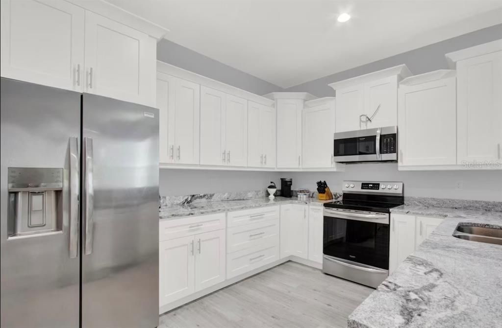 В аренду: $5,000 (3 спален, 2 ванн, 2490 Квадратных фут)