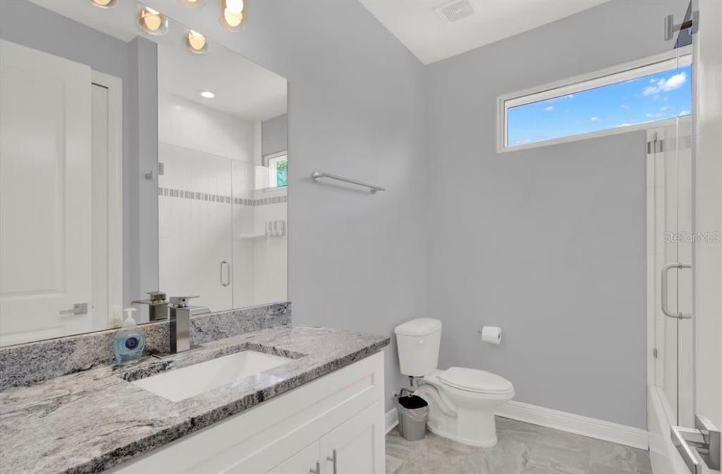 В аренду: $5,000 (3 спален, 2 ванн, 2490 Квадратных фут)