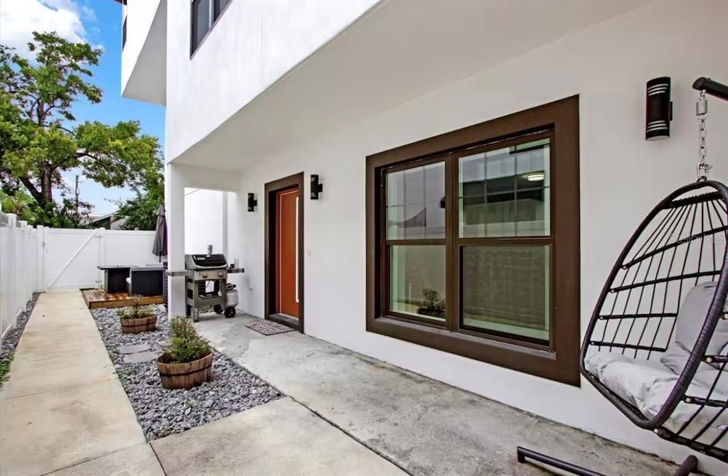 В аренду: $5,000 (3 спален, 2 ванн, 2490 Квадратных фут)