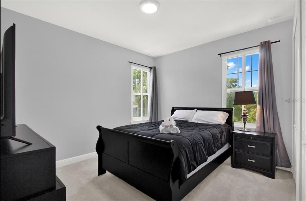 В аренду: $5,000 (3 спален, 2 ванн, 2490 Квадратных фут)