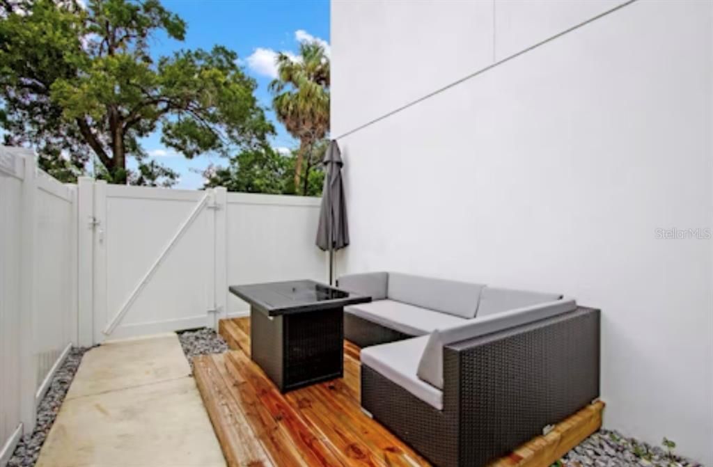 В аренду: $5,000 (3 спален, 2 ванн, 2490 Квадратных фут)