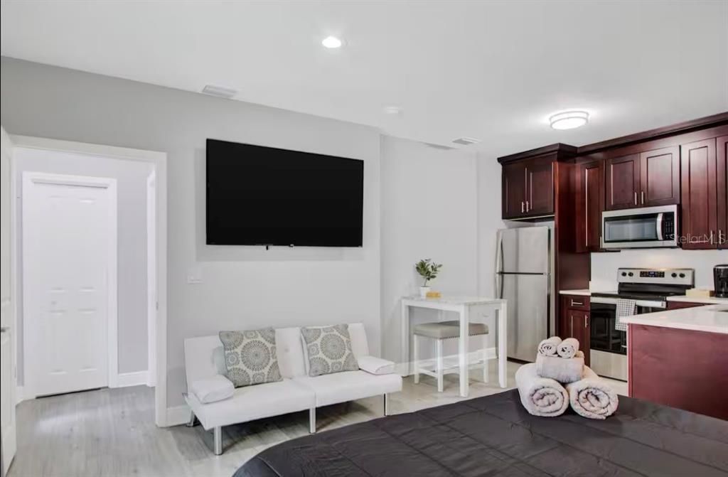 В аренду: $5,000 (3 спален, 2 ванн, 2490 Квадратных фут)