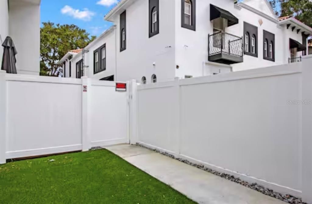 В аренду: $5,000 (3 спален, 2 ванн, 2490 Квадратных фут)