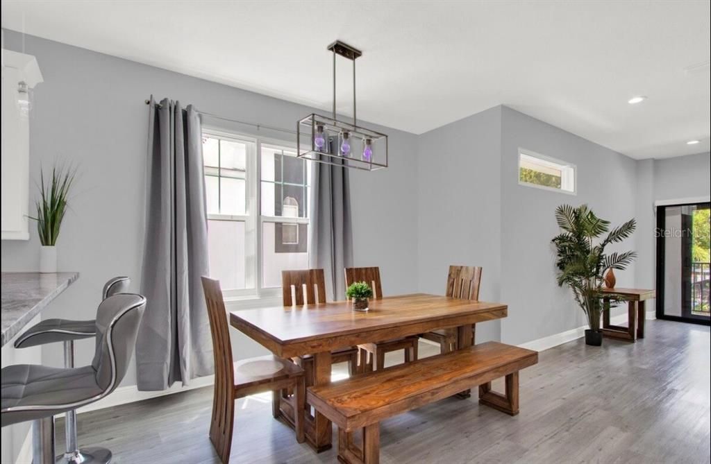 В аренду: $5,000 (3 спален, 2 ванн, 2490 Квадратных фут)