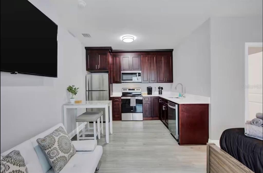 В аренду: $5,000 (3 спален, 2 ванн, 2490 Квадратных фут)