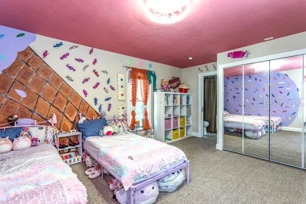 For Sale: $389,900 (3 beds, 3 baths, 2713 Square Feet)