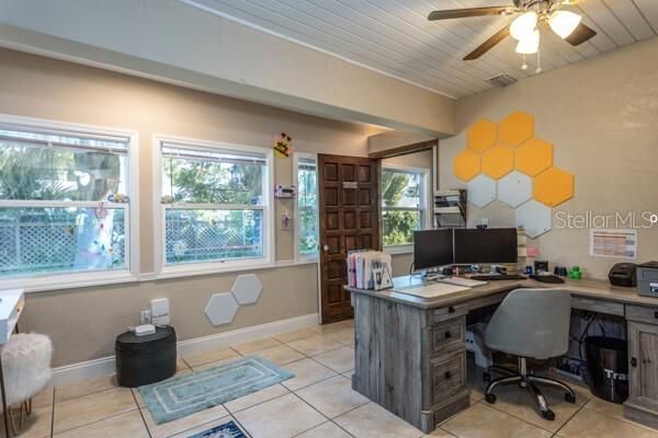 For Sale: $389,900 (3 beds, 3 baths, 2713 Square Feet)