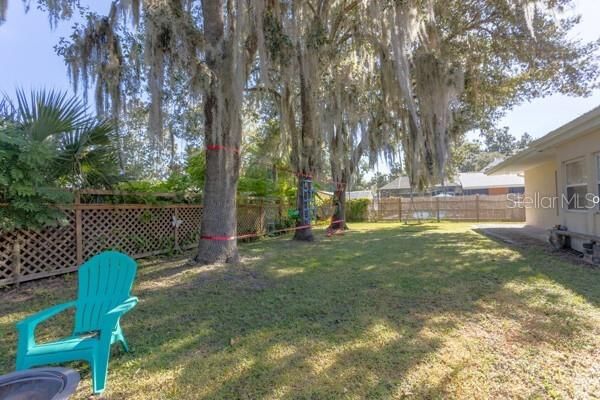 For Sale: $389,900 (3 beds, 3 baths, 2713 Square Feet)