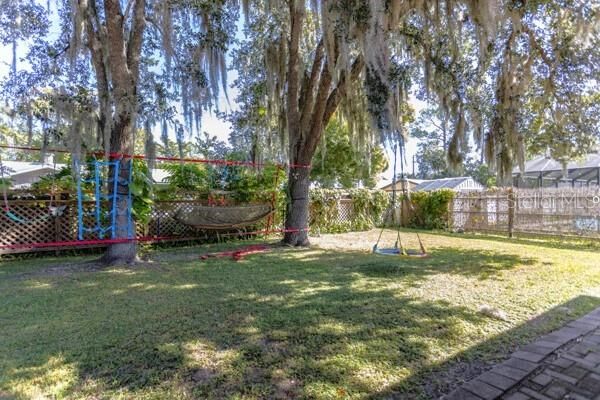 For Sale: $389,900 (3 beds, 3 baths, 2713 Square Feet)