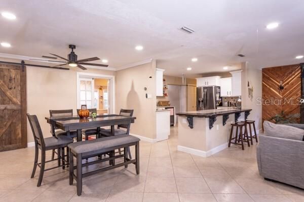 For Sale: $389,900 (3 beds, 3 baths, 2713 Square Feet)