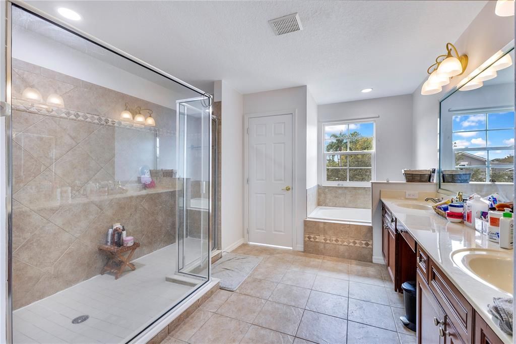 待售: $625,000 (5 贝兹, 3 浴室, 3447 平方英尺)