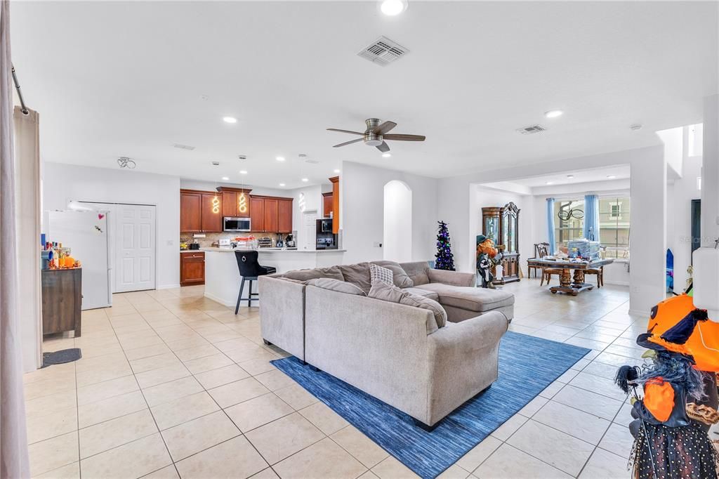 待售: $625,000 (5 贝兹, 3 浴室, 3447 平方英尺)