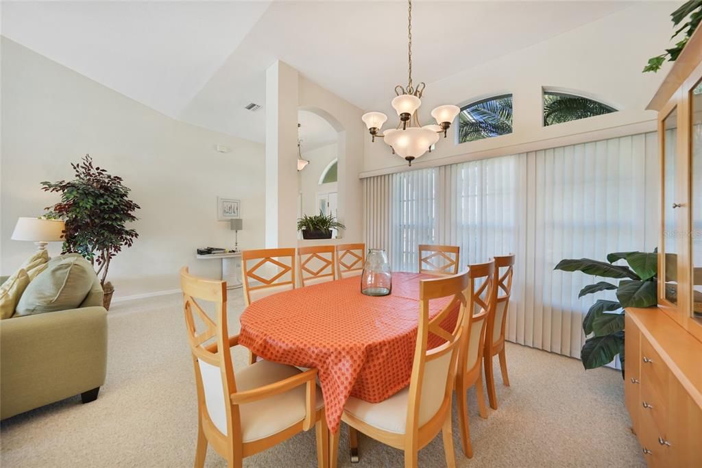 На продажу: $535,000 (3 спален, 2 ванн, 2131 Квадратных фут)