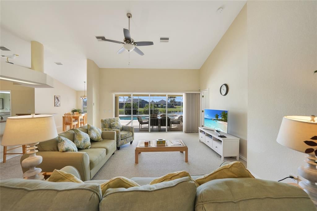 На продажу: $535,000 (3 спален, 2 ванн, 2131 Квадратных фут)