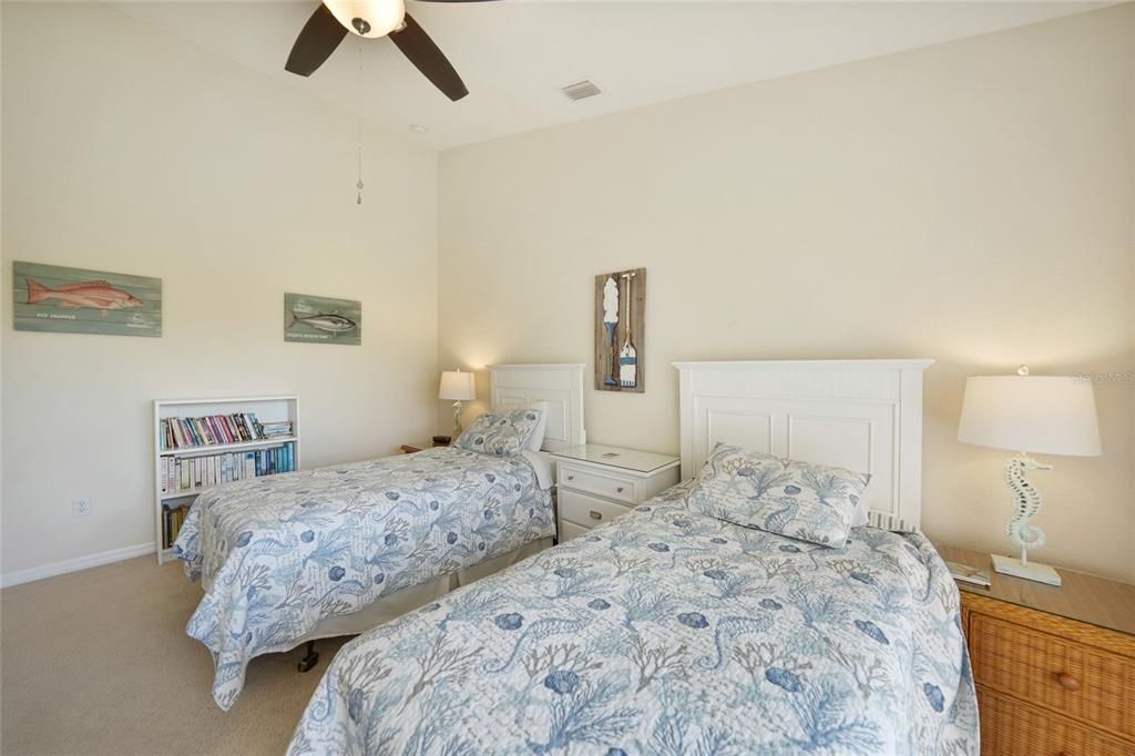 На продажу: $535,000 (3 спален, 2 ванн, 2131 Квадратных фут)