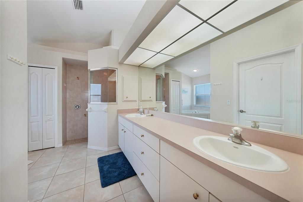 На продажу: $535,000 (3 спален, 2 ванн, 2131 Квадратных фут)