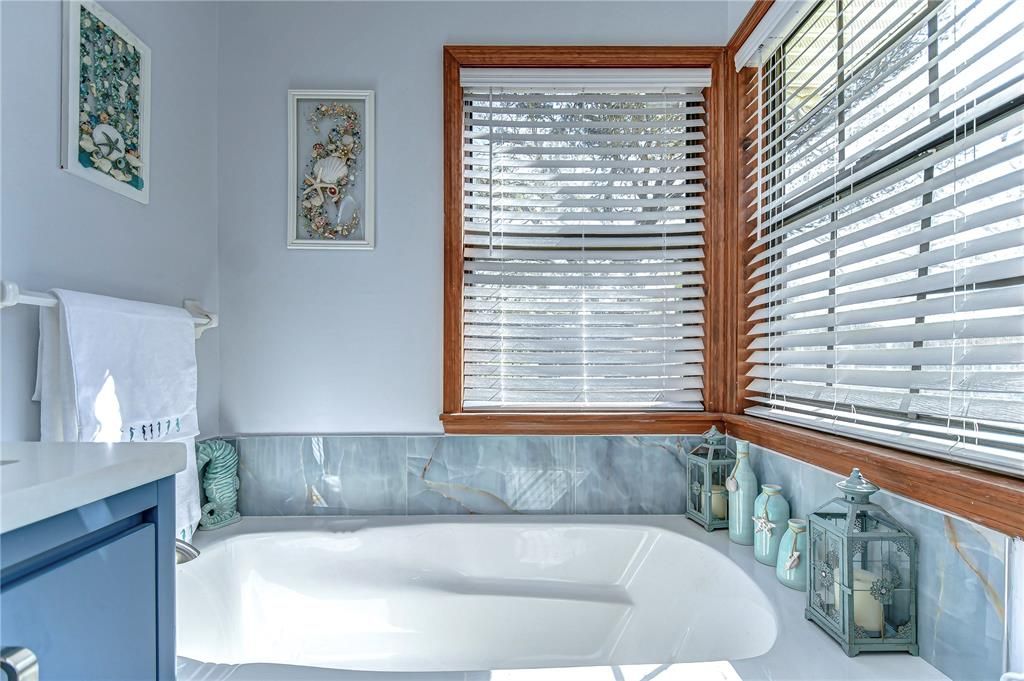 For Sale: $599,000 (3 beds, 2 baths, 2558 Square Feet)