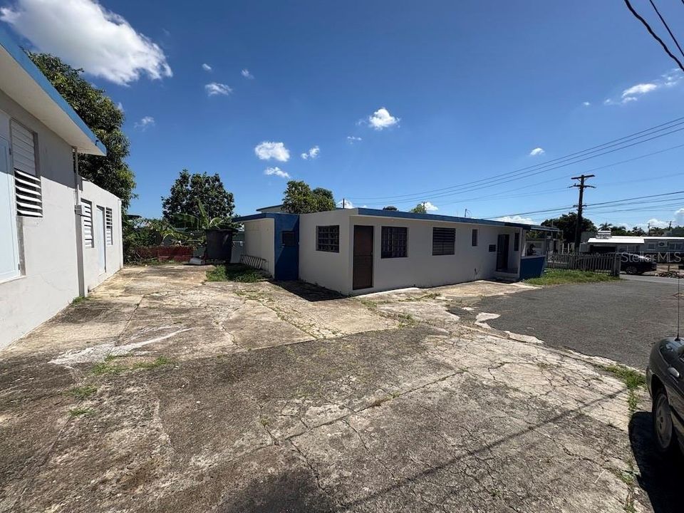 待售: $250,000 (6 贝兹, 0 浴室, 2900 平方英尺)